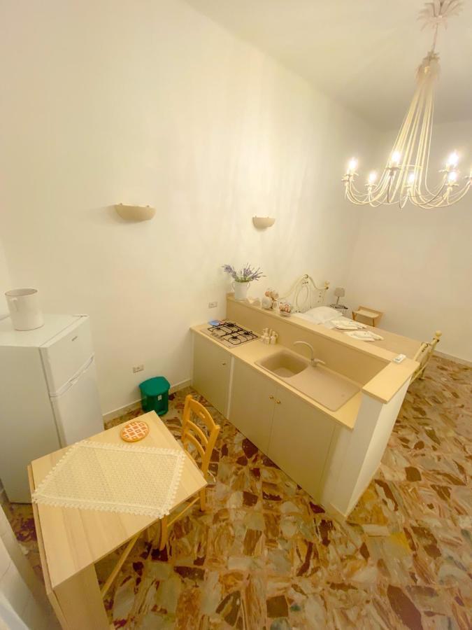 La Casa Di Nonna Sisina Villa Mola di Bari Luaran gambar