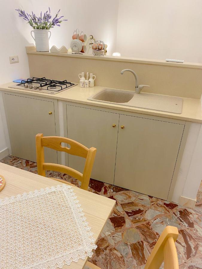 La Casa Di Nonna Sisina Villa Mola di Bari Luaran gambar